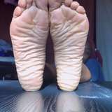 littleebonyfeet from onlyfans